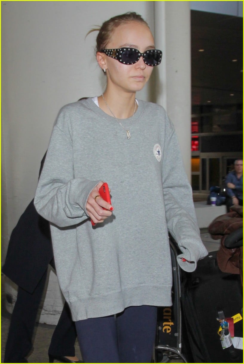 Lily-Rose Depp Arrives Back in LA After Short Trip to Paris | Photo ...