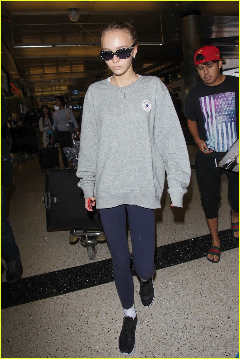 Lily-Rose Depp Arrives Back in LA After Short Trip to Paris | Photo ...