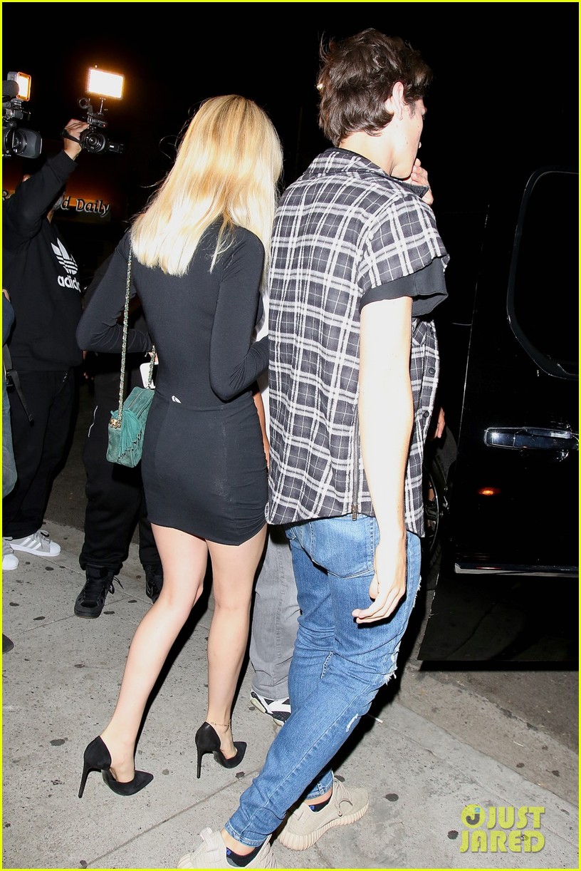 Nicola Peltz Enjoys Fun Night Out With Friends After Pool Day Photo 1030514 Photo Gallery