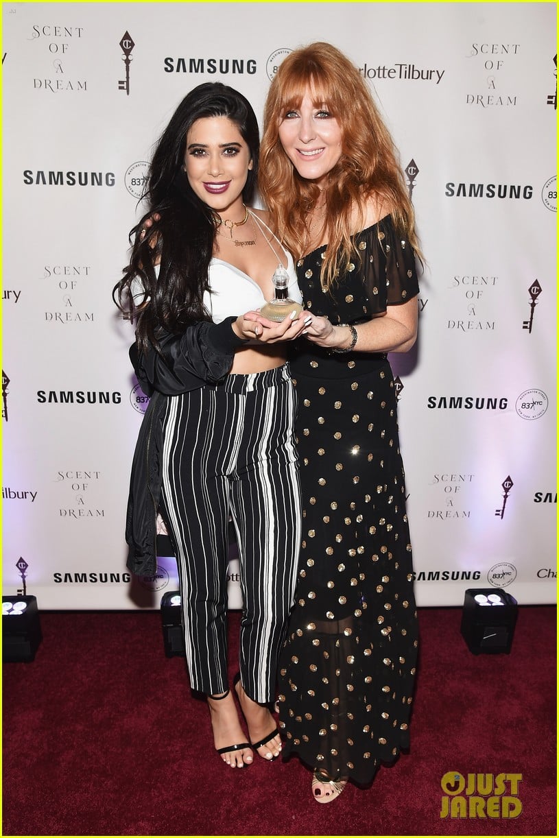 Full Sized Photo of symon alyssa olivia samsung charlotte tilbury nyfw