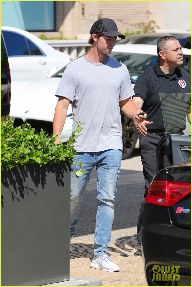 Patrick Schwarzenegger Tweets His Annoyance With His GPS! | Photo ...