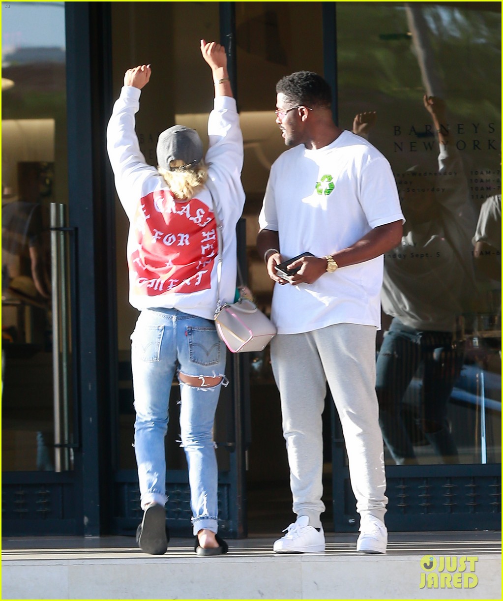 Sofia Richie Does Some Retail Therapy at Barney's New York | Photo