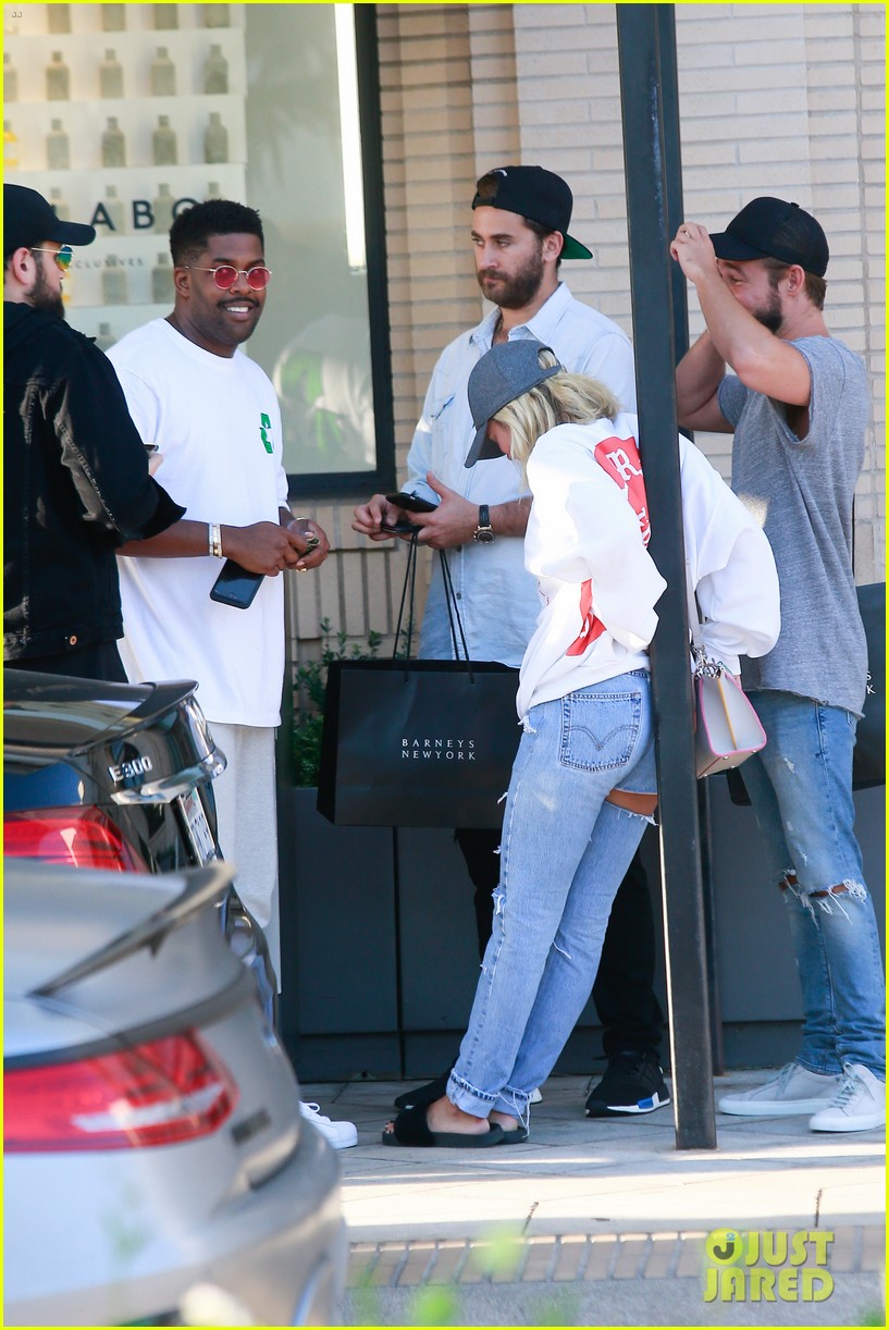 Sofia Richie Does Some Retail Therapy at Barney's New York | Photo