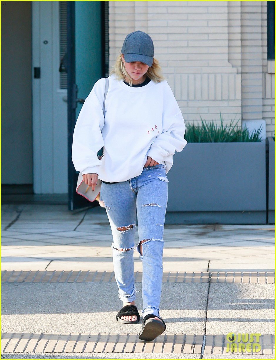 Sofia Richie Does Some Retail Therapy at Barney's New York | Photo