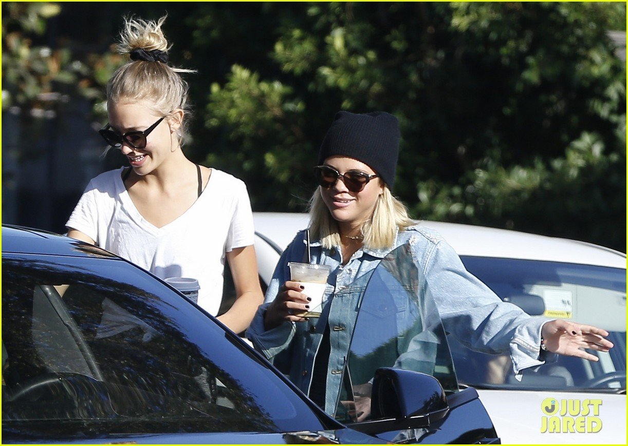 Sofia Richie & Her Friends Enjoy the Hollywood Sunset! | Photo 1019619