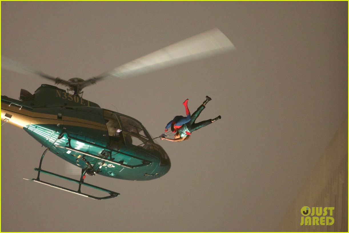 Full Sized Photo Of Spider Man Stunt Doubles Helicopter Scene 07 Spider Man Homecoming