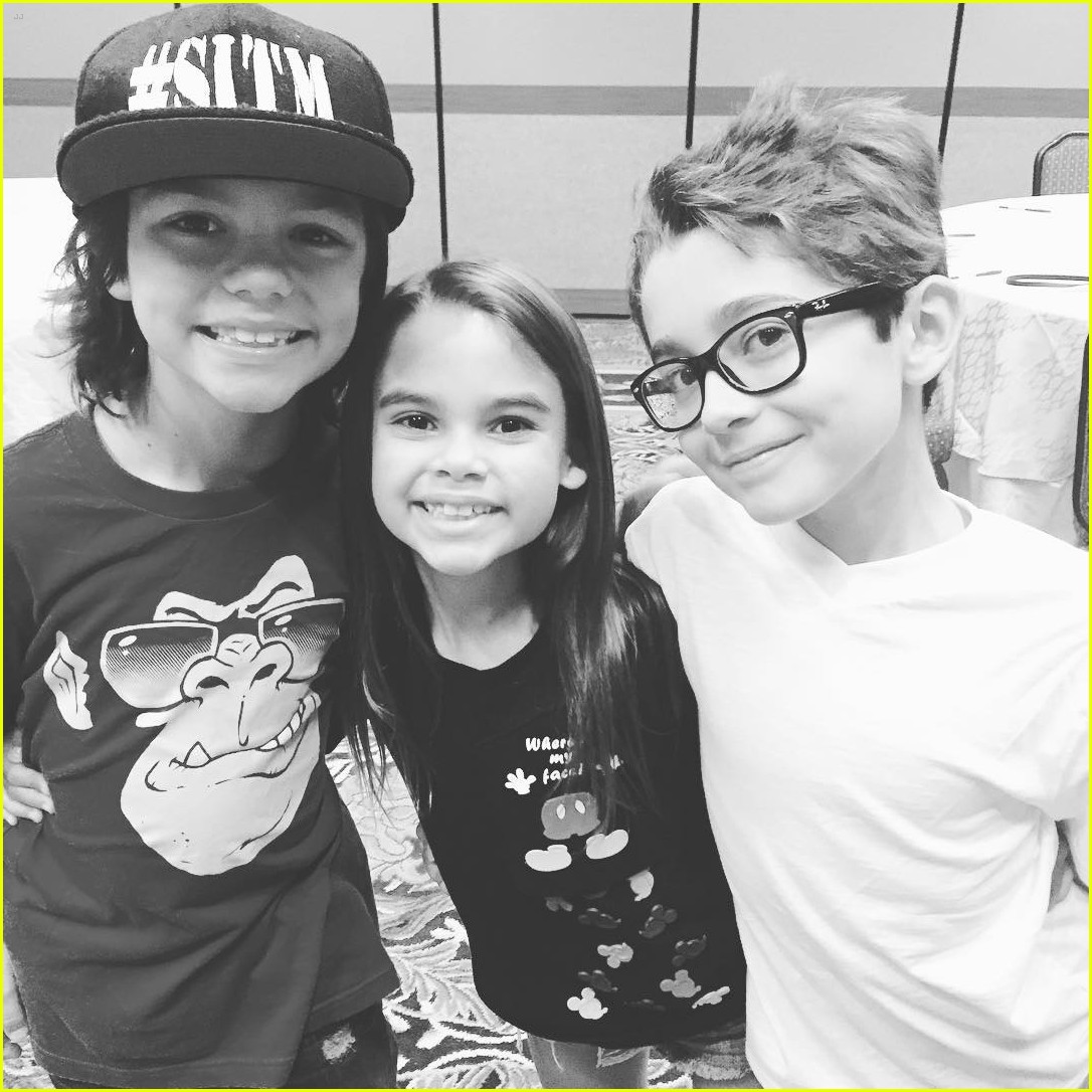 Jenna Ortega And Stuck In The Middle Cast Hit Disneyland Photo 1018588 Photo Gallery Just