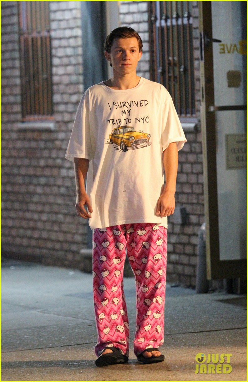 Tom Holland Wears 'Hello Kitty' PJs for 'Spider-Man: Homecoming' Scenes