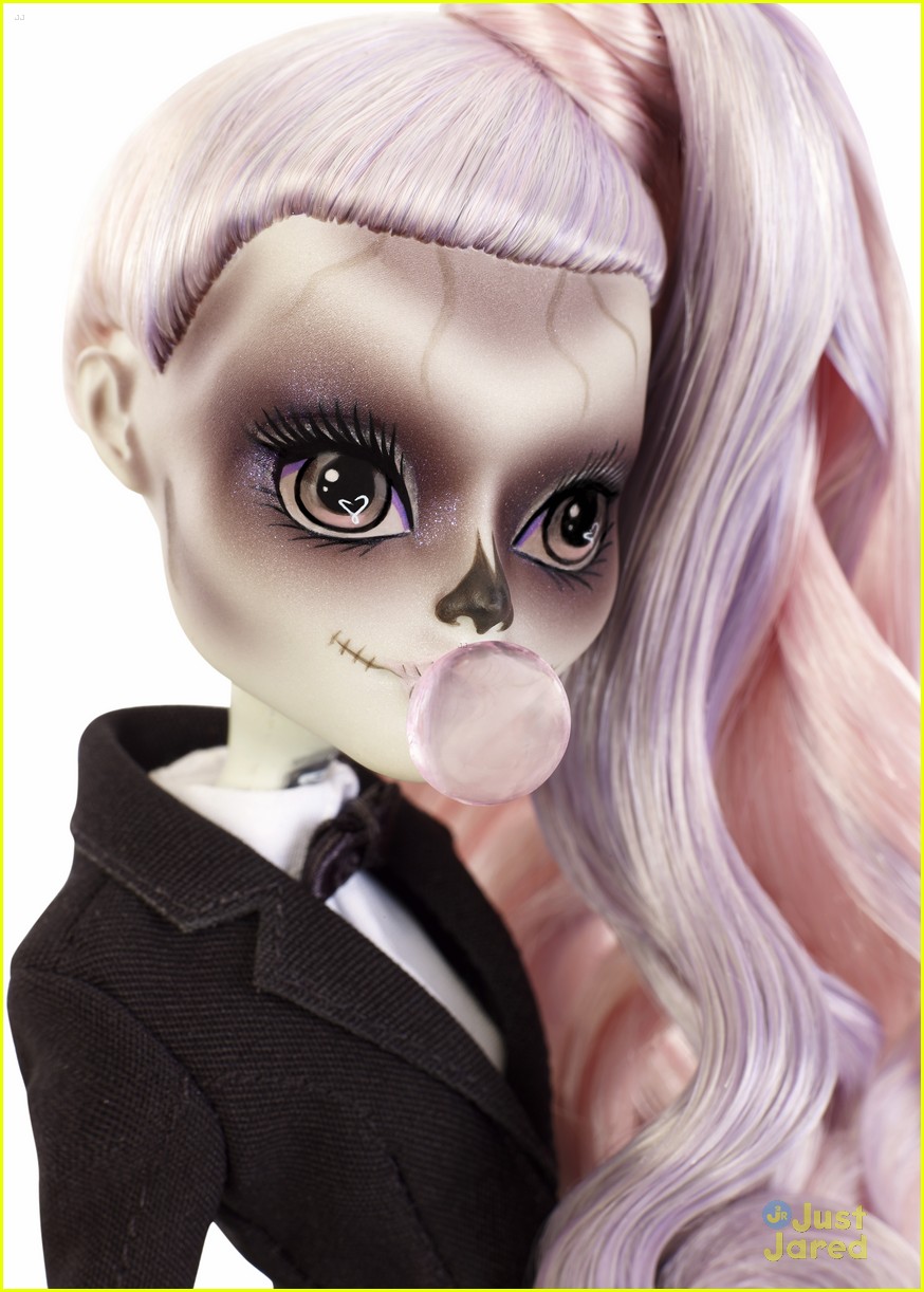 lady gaga monster high doll up close details 05