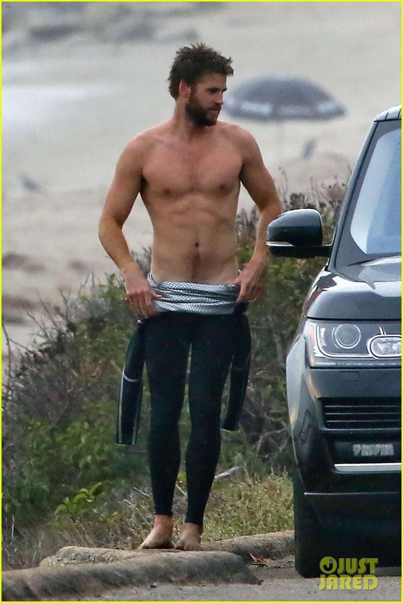 Liam Hemsworth Looks So Hot While Shirtless After Surfing Photo Photo Gallery