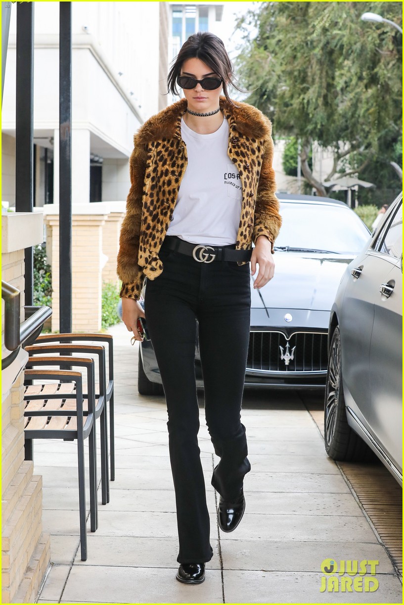 Full Sized Photo of kendall jenner scott disick go shopping with extra