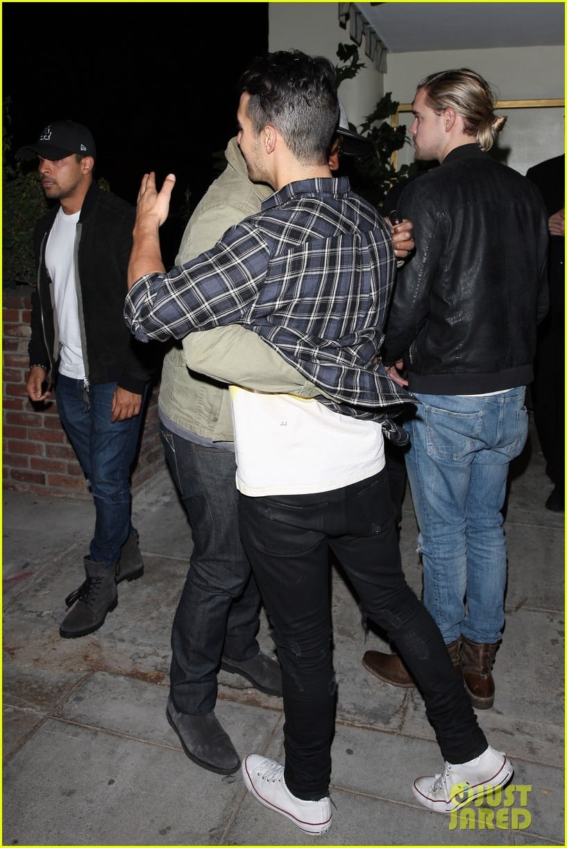 Joe Jonas Makes it a Guys' Night Out With Chord Overstreet & Wilmer ...