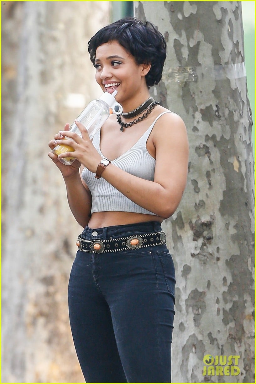 Kiersey clemons has the cutest co star ever photo 1040393 photo