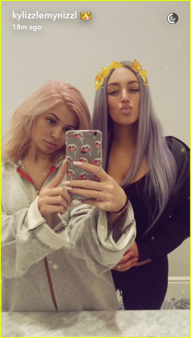 Kylie Jenner Dyes Her Hair Again, Goes Rose Gold! Photo 1035778(02)