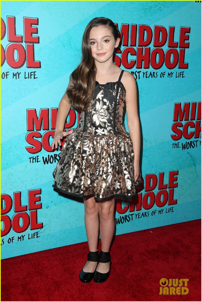 full-sized-photo-of-lauren-graham-middle-school-movie-la-mamarazzi