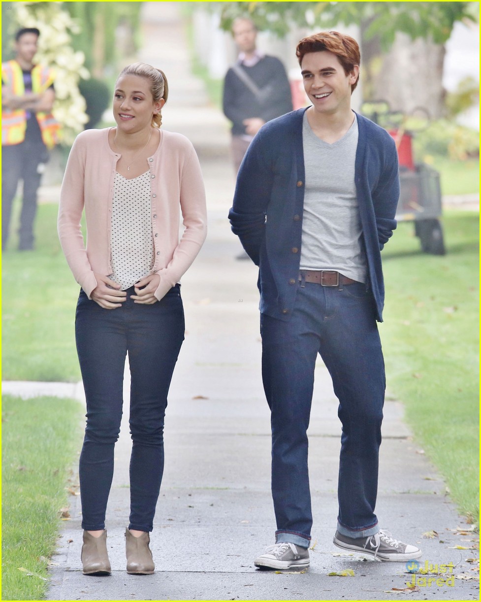 KJ Apa & Lili Reinhart Get Flirty On 'Riverdale' Set as Archie & Betty