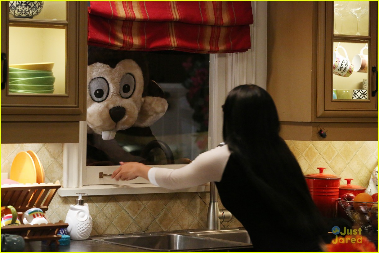 Full Sized Photo of lily luke halloween costumes modern family tonight 25 Nolan Gould is The