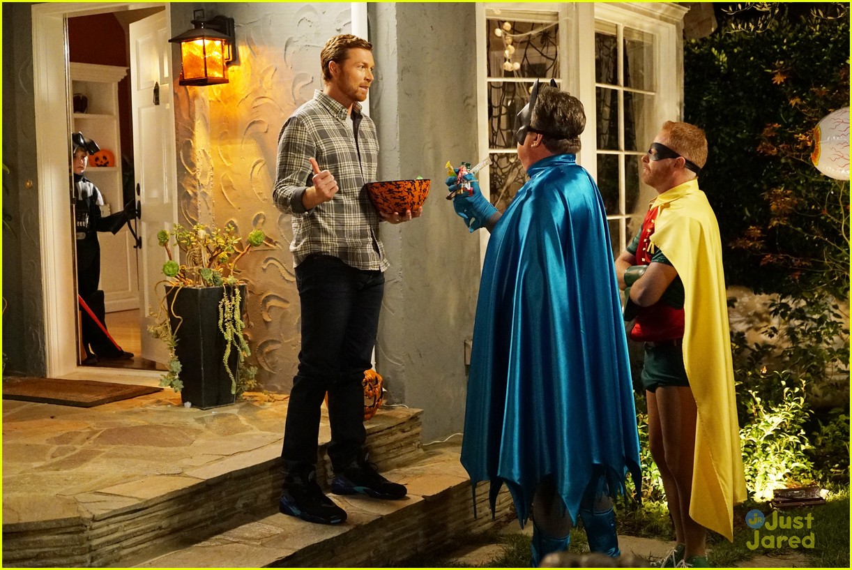 Full Sized Photo of lily luke halloween costumes modern family tonight