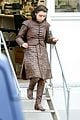 maisie williams gets ready for combat on set of game of thrones 01