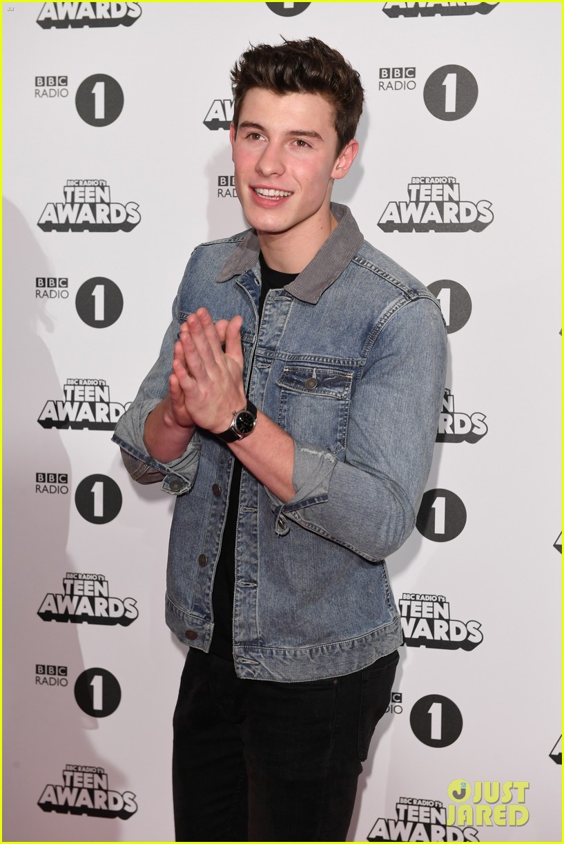 Shawn Mendes Performs on X Factor Right After BBC Radio 1 Teen Awards