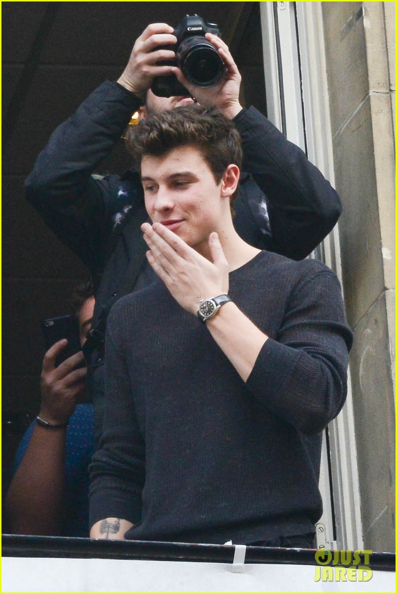 Full Sized Photo of shawn mendes pulls double performance duty in