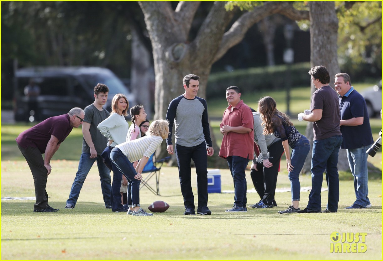 Modern Family' Kids Take on Adults in a Game of Football: Photo 1036850, Ariel Winter, Aubrey Anderson-Emmons, Modern Family, Nolan Gould, Rico  Rodriguez, Sarah Hyland Pictures