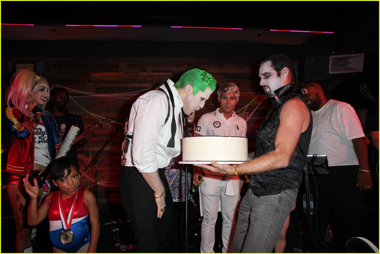 Taylor Lautner & Nina Dobrev Wear Same Costume for Halloween! Photo