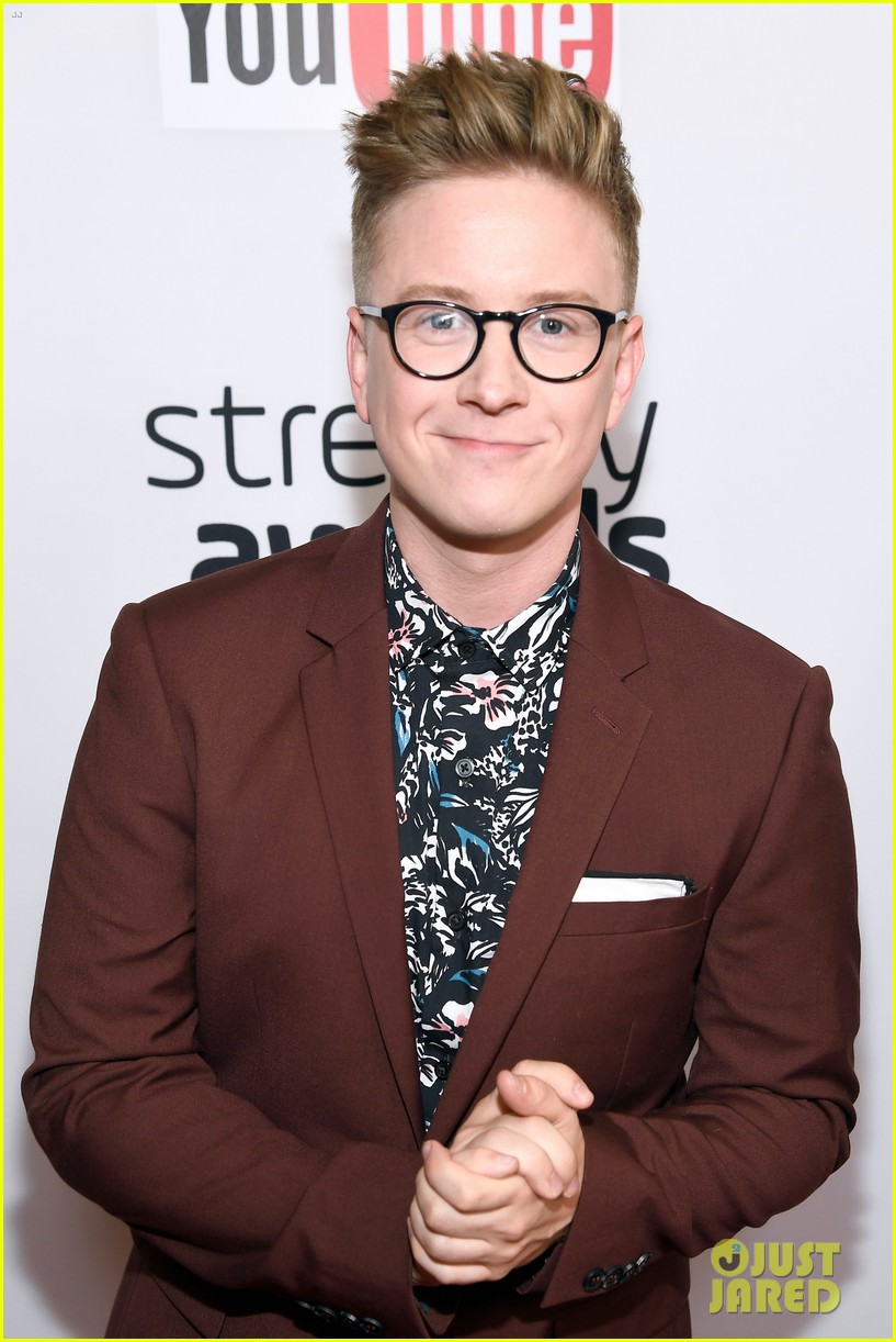 Tyler Oakley, Gabriel Conte, & Kingsley Suit Up for 2016 Streamy Awards ...