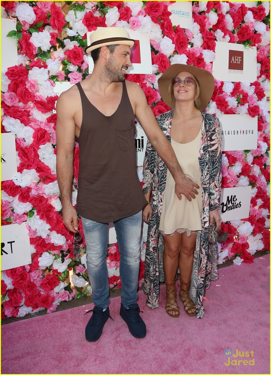 Full Sized Photo of maksim chmerkovskiy peta murgatroyd slutwalk la
