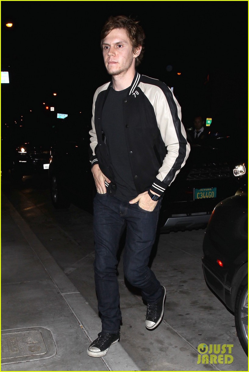 Evan Peters Wants You to 'Stay Weird' Photo 1034057 Photo Gallery