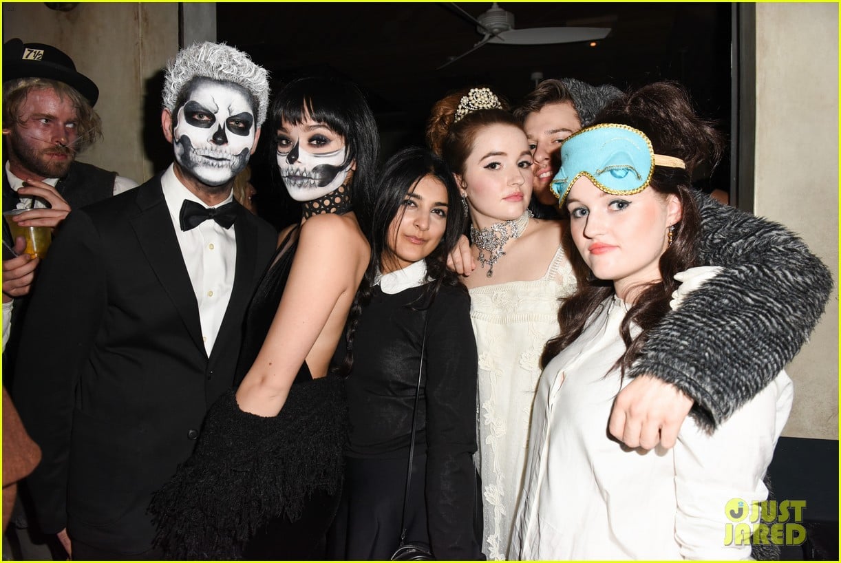 Full Sized Photo Of Hailee Steinfeld Just Jared Halloween Party Hailee Steinfeld