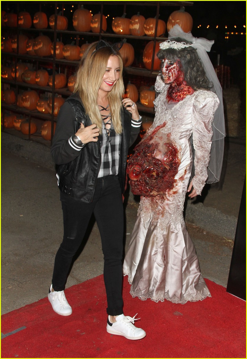 ashley tisdale jamie chung halloween party 01