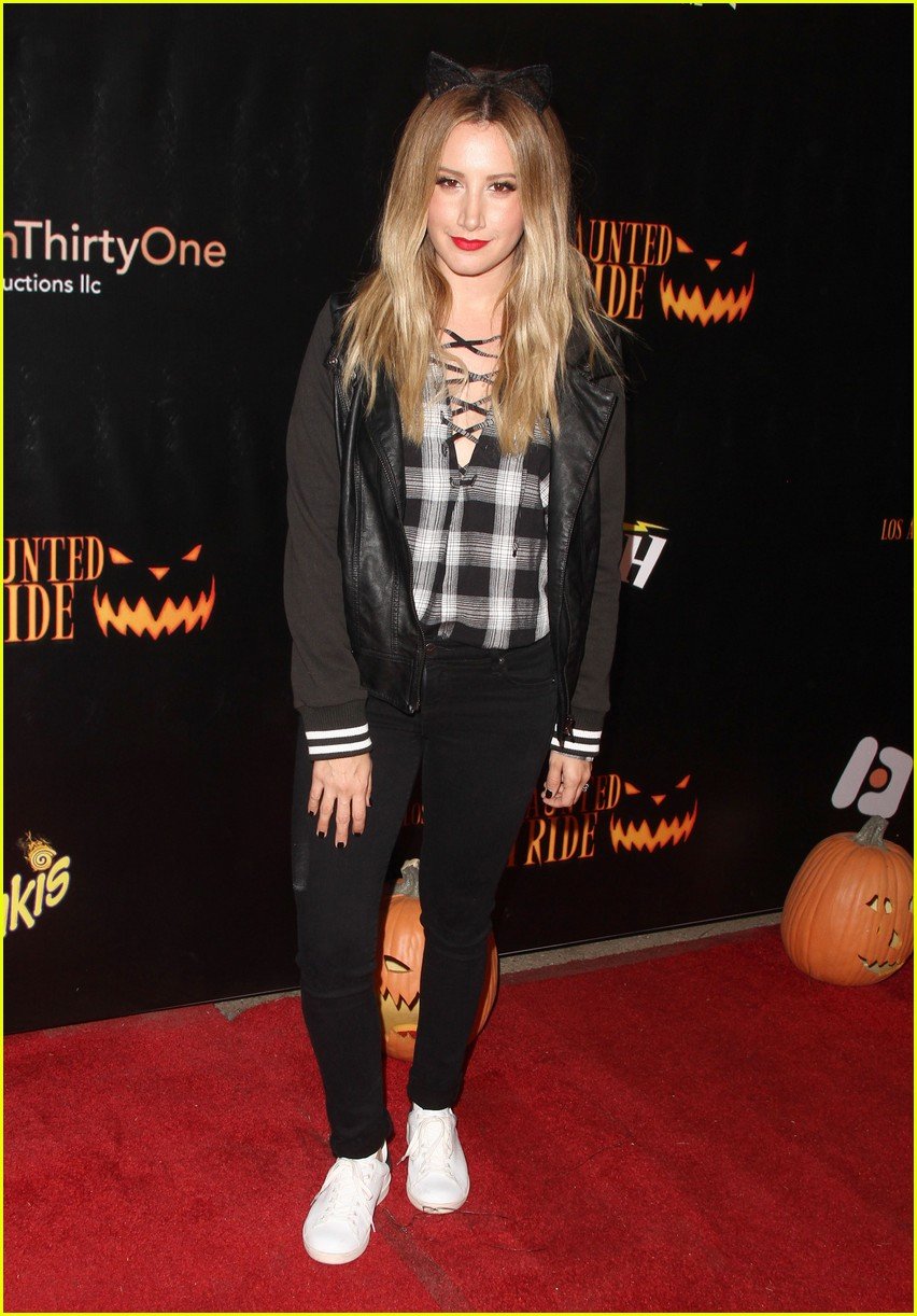 Ashley Tisdale Gets in Halloween Spirit at Haunted Hayride! | Photo ...