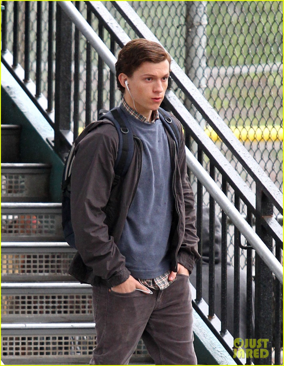Full Sized Photo of tom holland snaps a selfie while filming spide man