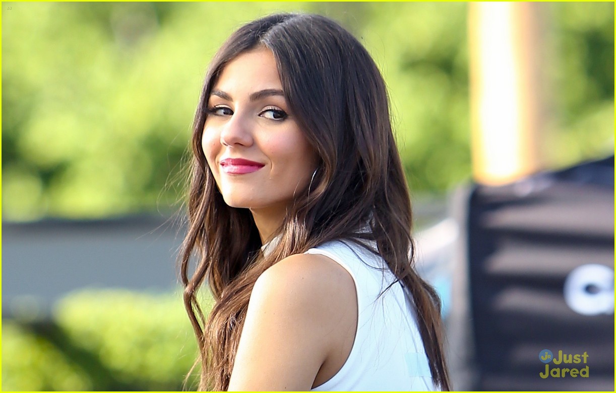 Victoria Justice Addresses Age Appropriateness of 'Rocky Horror ...