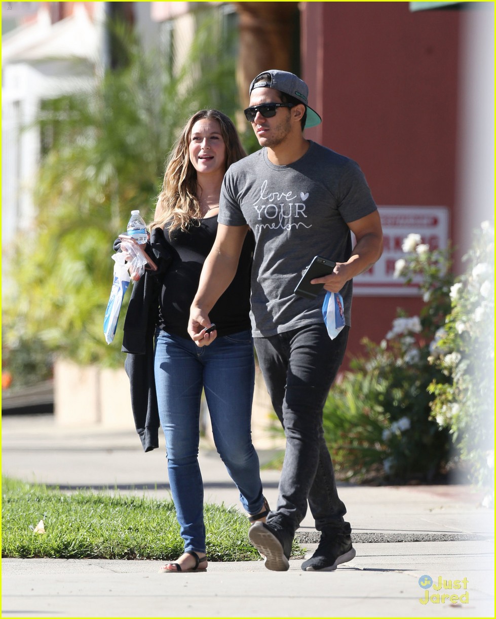 Full Sized Photo of alexa penavega new video errands with carlos 05