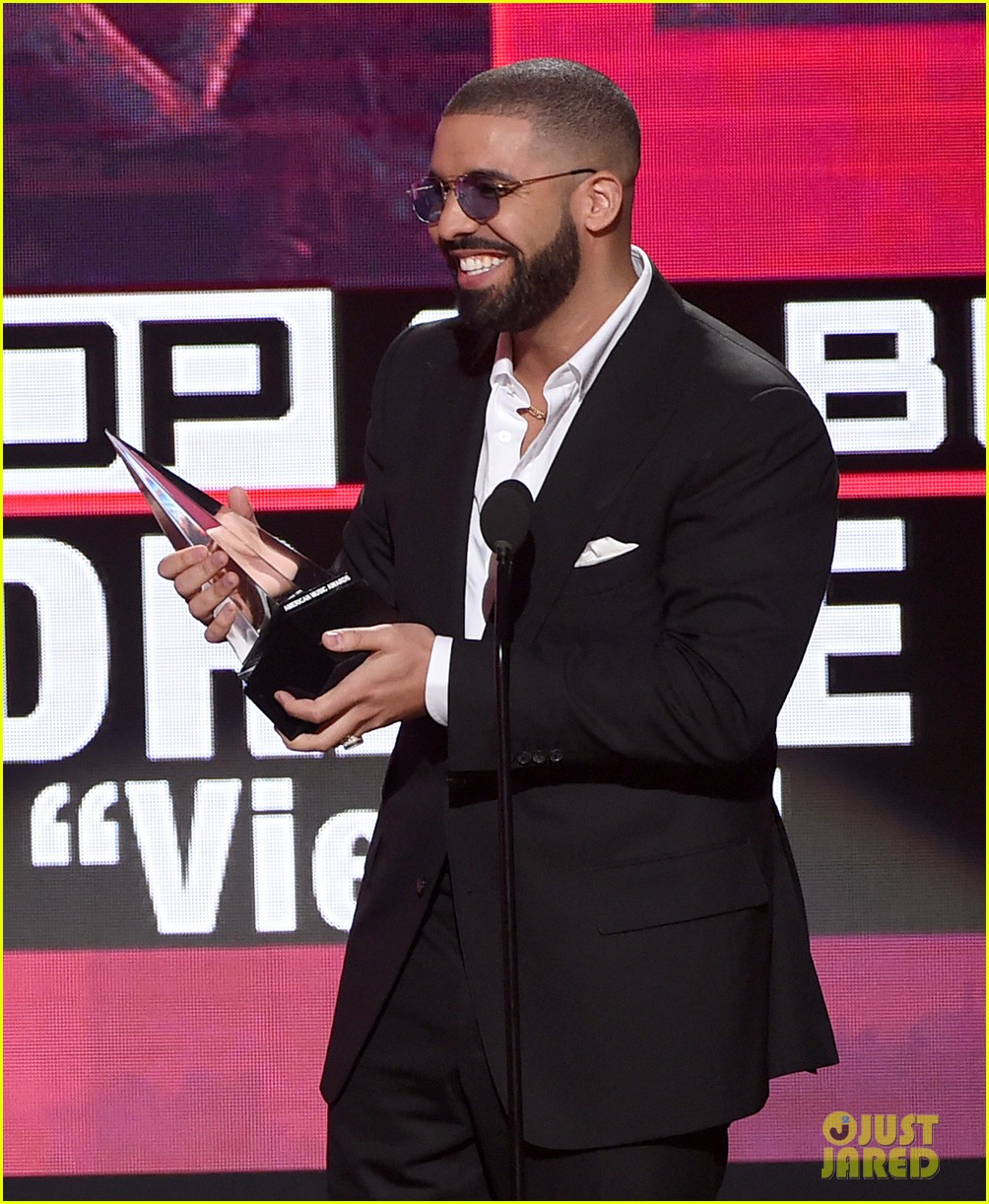 nina dobrev drake reunion american music awards 2016 02