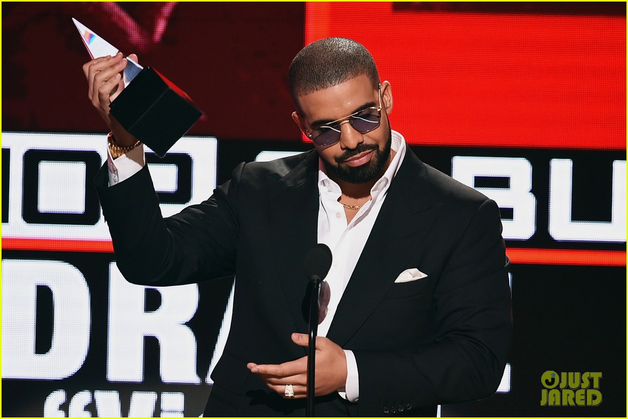 nina dobrev drake reunion american music awards 2016 21