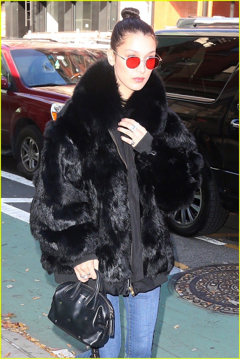 bella hadid nike blazer