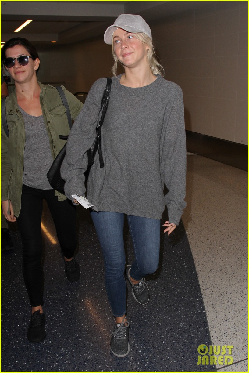 Full Sized Photo of julianne hough goes makeup free for a flight out of