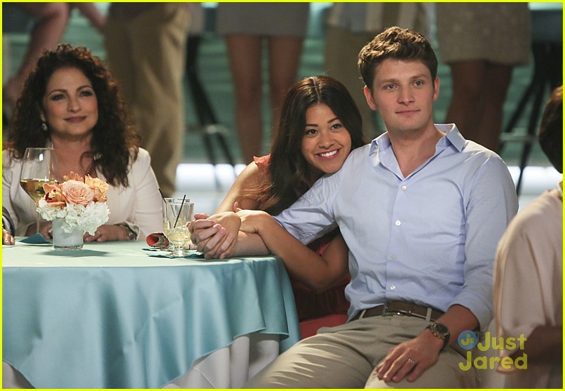 Full Sized Photo of jane virgin haswhat means for show 04 Gina