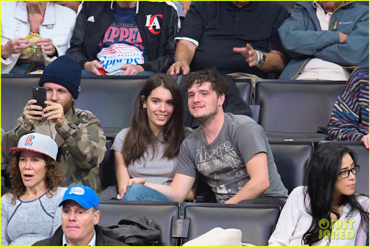 josh hutcherson claudia traisac couple up at clippers game 02