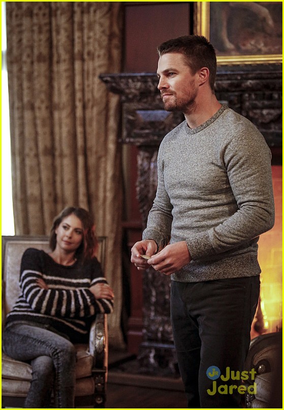 Do Katie Cassidy And Stephen Amell Get Married On Arrows 100th Episode Tonight Photo 1053962 5188