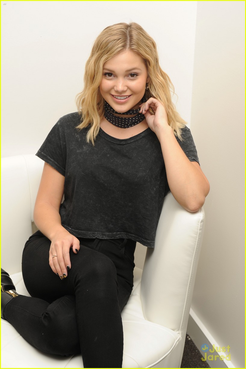 Olivia Holt's Boyfriend Was 'Nervous' to Meet BFF Jordan Fisher ...