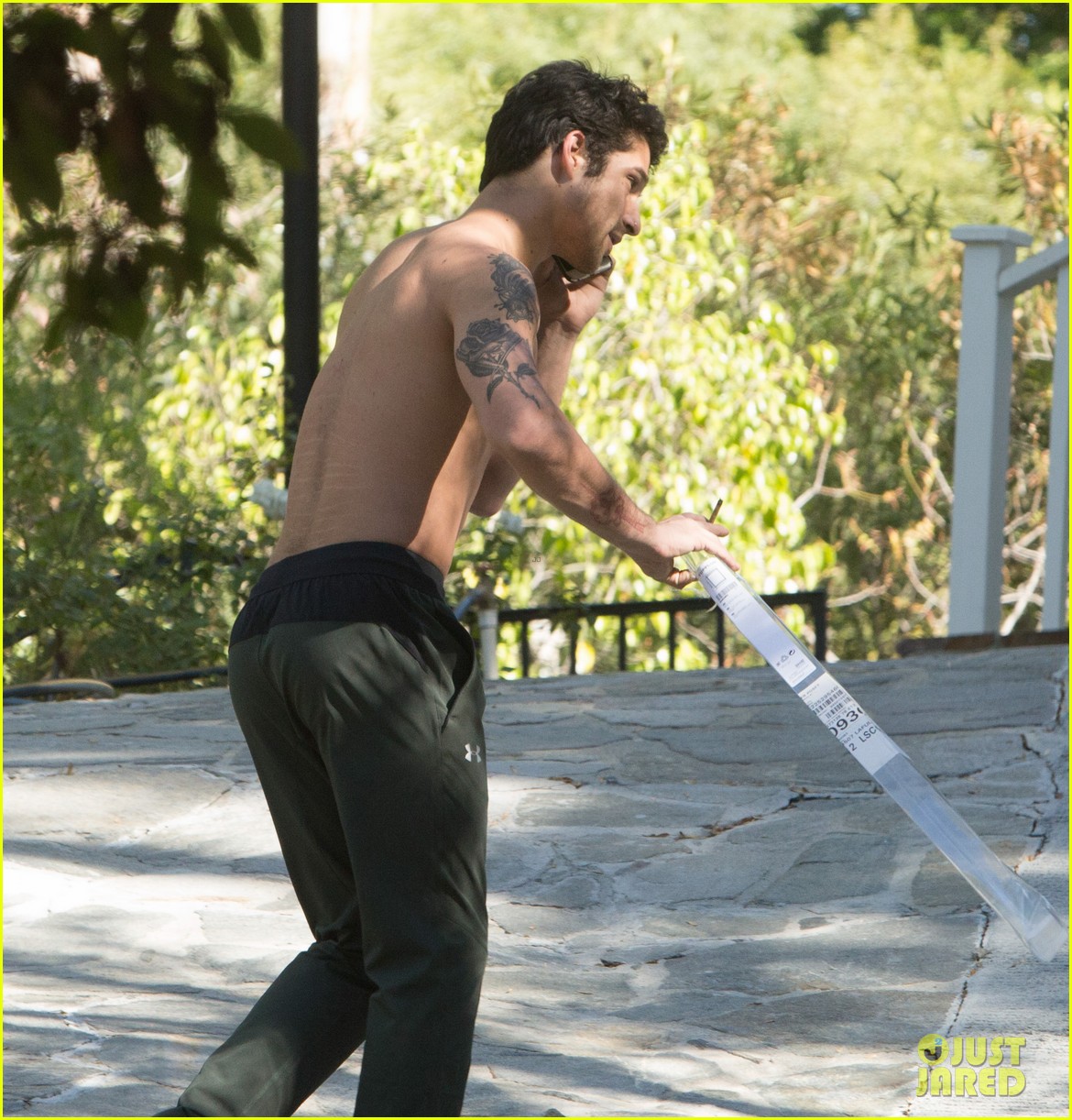 Tyler Posey Ditches His Shirt In La Photo 1048410 Photo Gallery Just Jared Jr