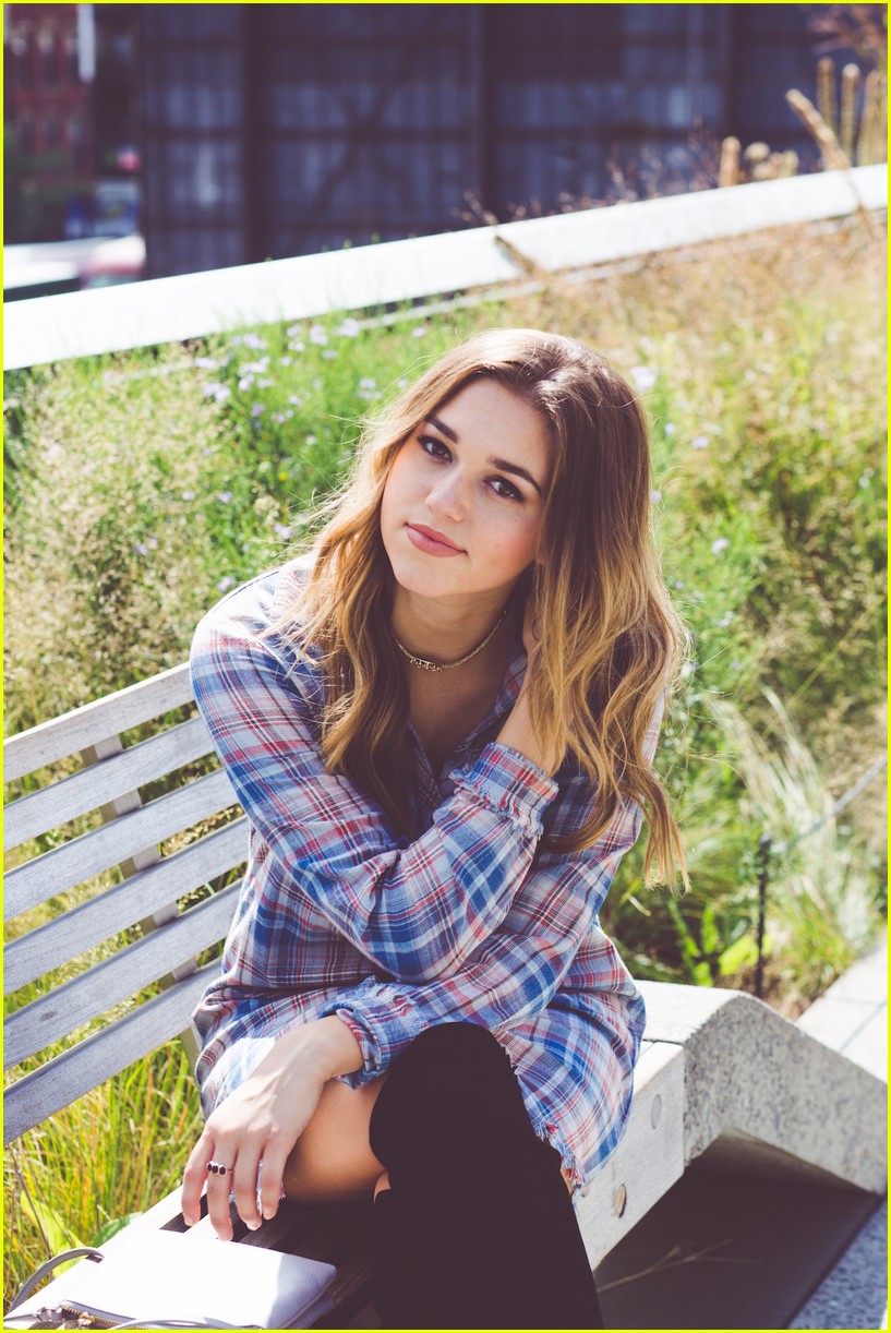 Sadie Robertson Says She Lives a Hannah Montana Lifestyle | Photo