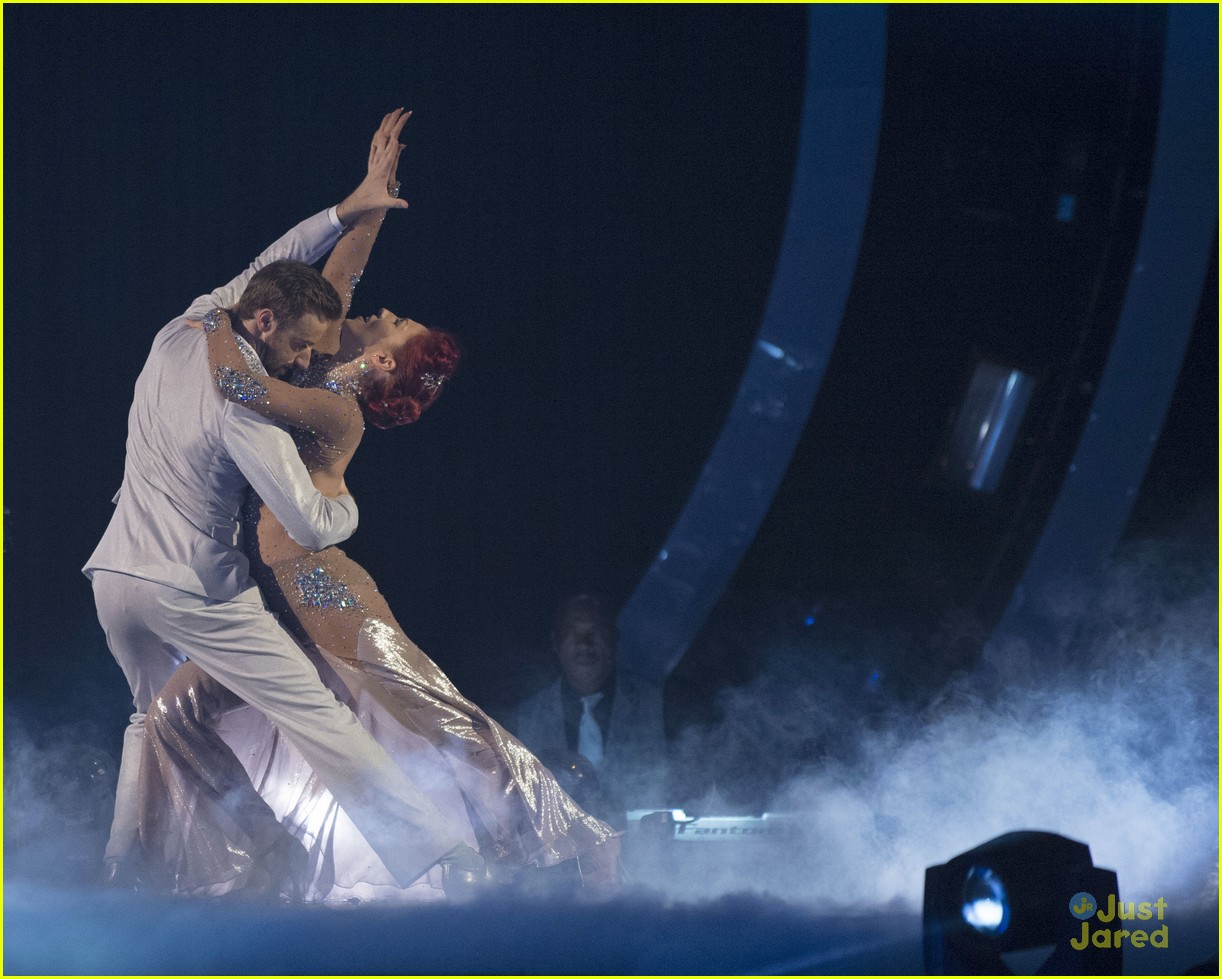 sharna burgess exclusive dwts blog knee injury more 01