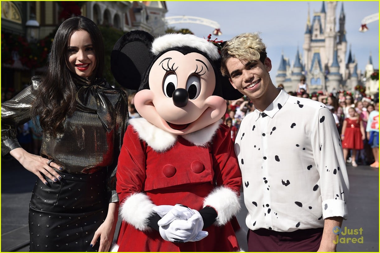 'Descendants' Star Sofia Carson Teases 'A Descendants Magical Holiday ...