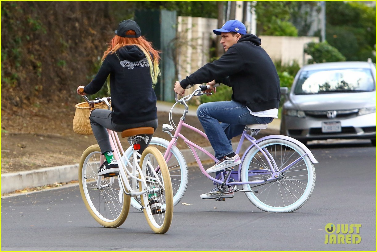 Full Sized Photo of bella thorne bike ride sunday 11 | VIDEO: Bella