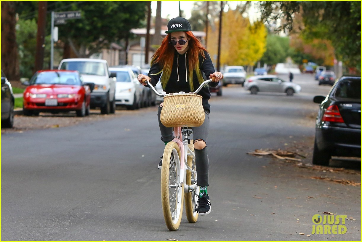 Full Sized Photo of bella thorne bike ride sunday 21 | VIDEO: Bella
